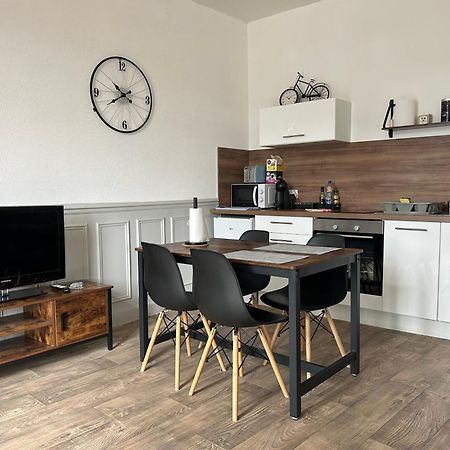 Appartement F1, Refait A Neuf, 150M De La Plage Donville-les-Bains Eksteriør bilde